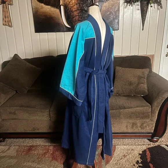 Classic collection by Van Heusen Men’s Navy/Turquoise ~ One Size Robe ~ New - Picture 15 of 16